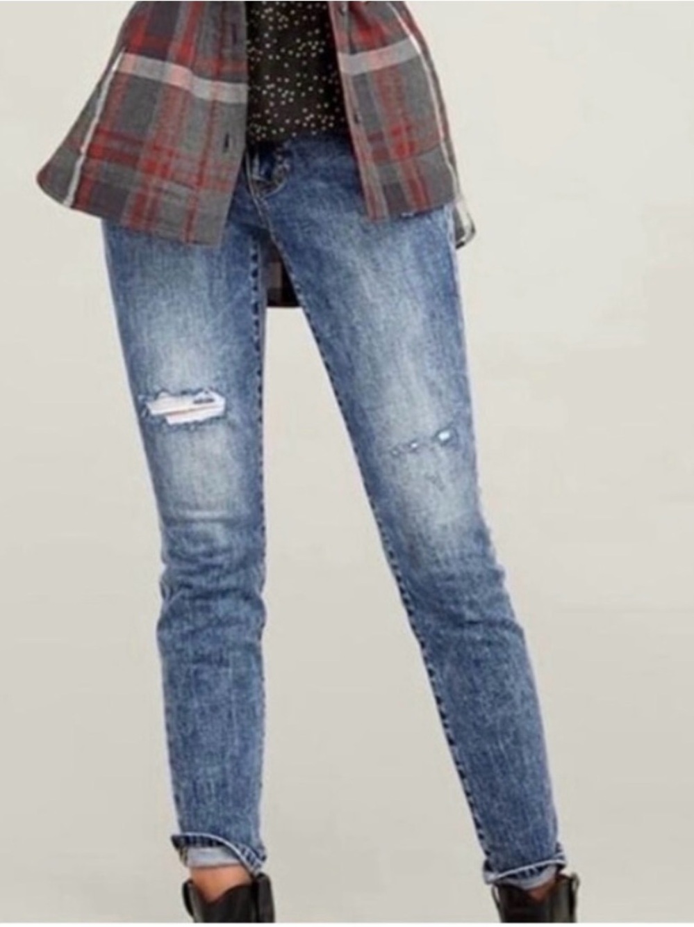 Cabi Distressed Mid Rise Cinch Skinny Jeans 8